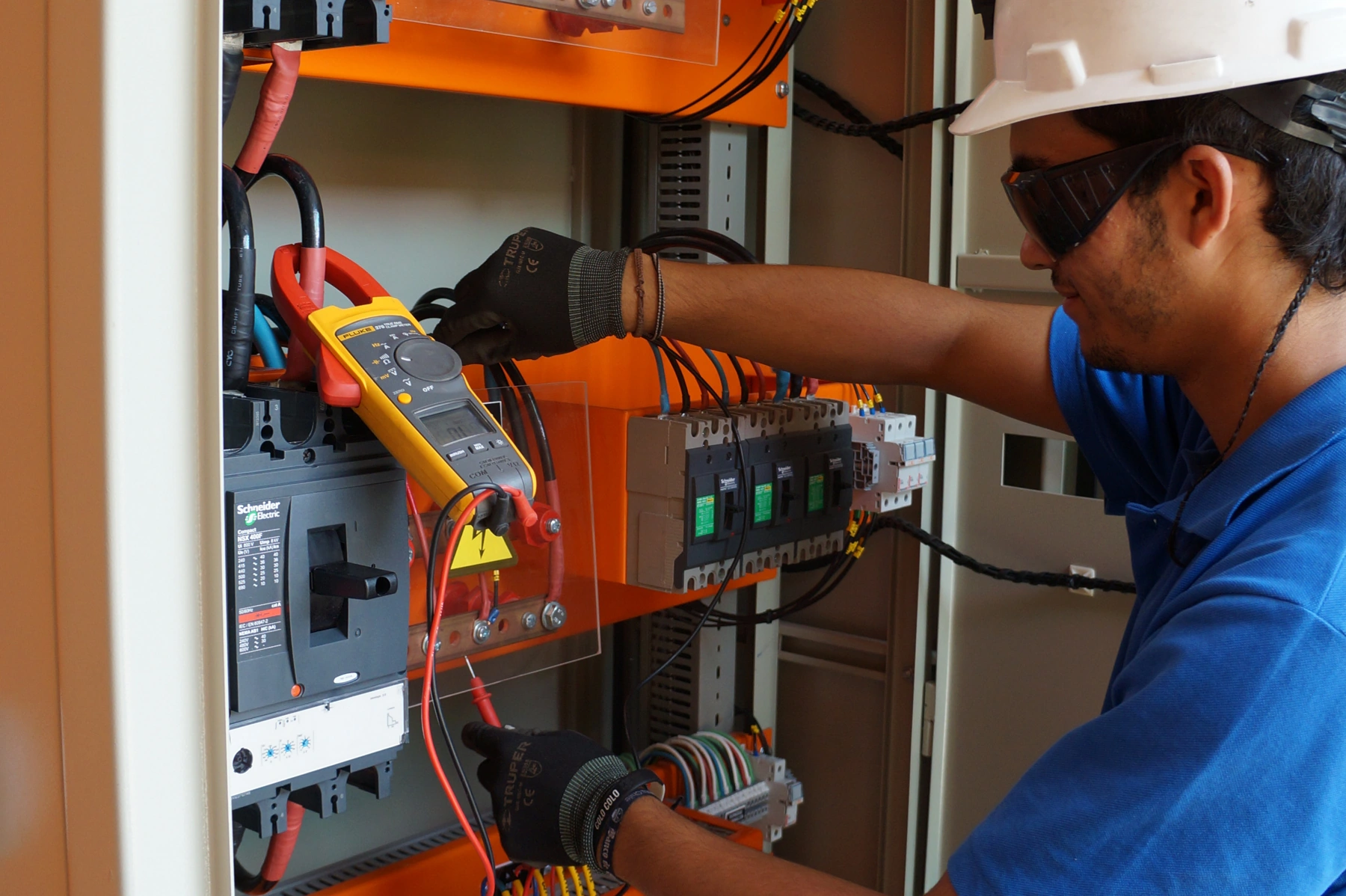Mantenimiento de las instalaciones eléctricas de una edificación