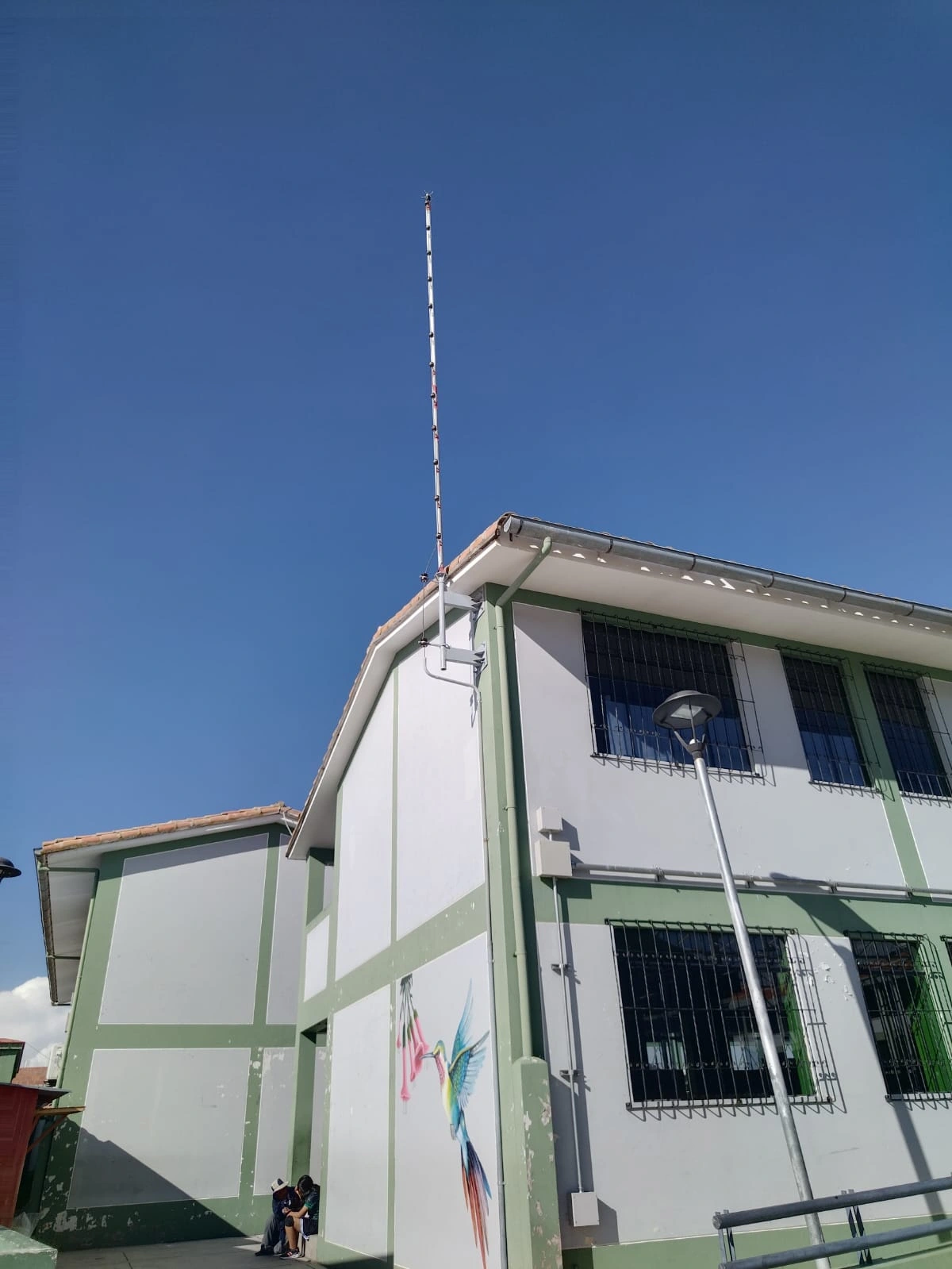 Sistema de protección contra descargas atmosféricas instalado en una edificación